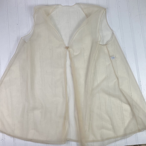 Vintage Vanity Fair lace and nylon nightie with sleeveless matching robe… - Picture 14 of 14